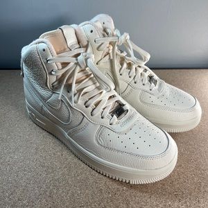 Nike Women’s Air Force 1 Sculpt Size 9